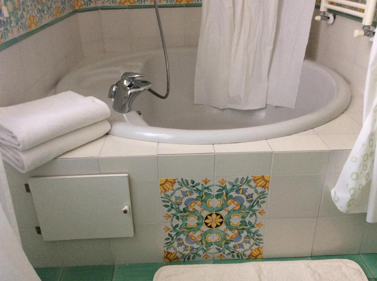 L'Acacia B&B Pietra Ligure Ngoại thất bức ảnh
